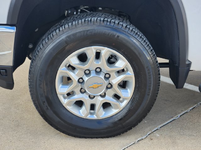 Used 2024 Chevrolet Silverado 2500 LT AWD/4WD image 18
