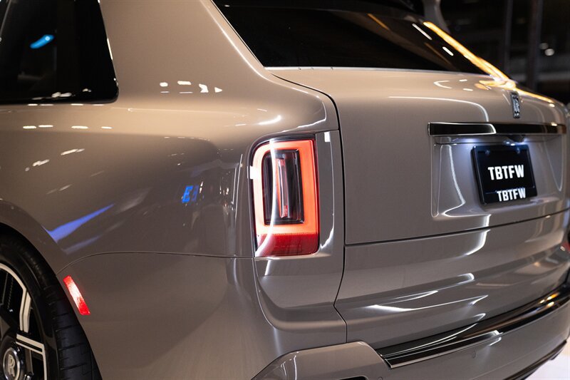 Used 2027 Rolls-Royce Cullinan Black Badge AWD/4WD image 36