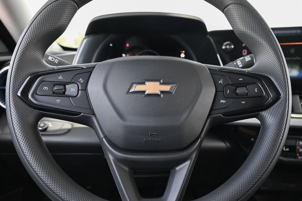 New 2026 Chevrolet Trax LT w/ LPO, Blackout Package FWD image 18