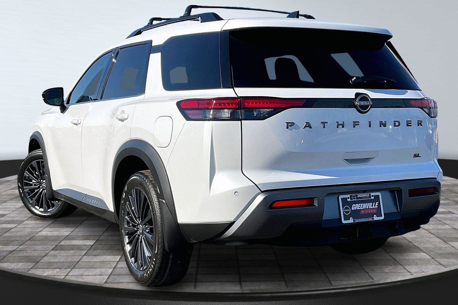 New 2026 Nissan Pathfinder SL image 4