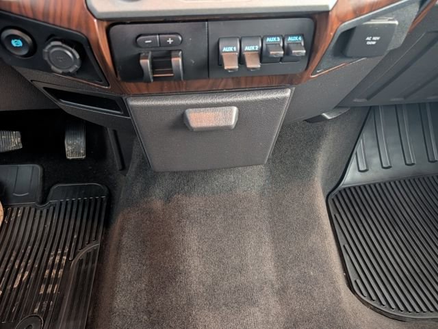 Used 2016 Ford F250 Lariat w/ Lariat Interior Package image 22