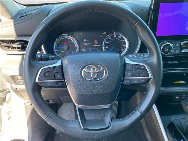 Used 2023 Toyota Highlander Bronze Edition FWD image 17