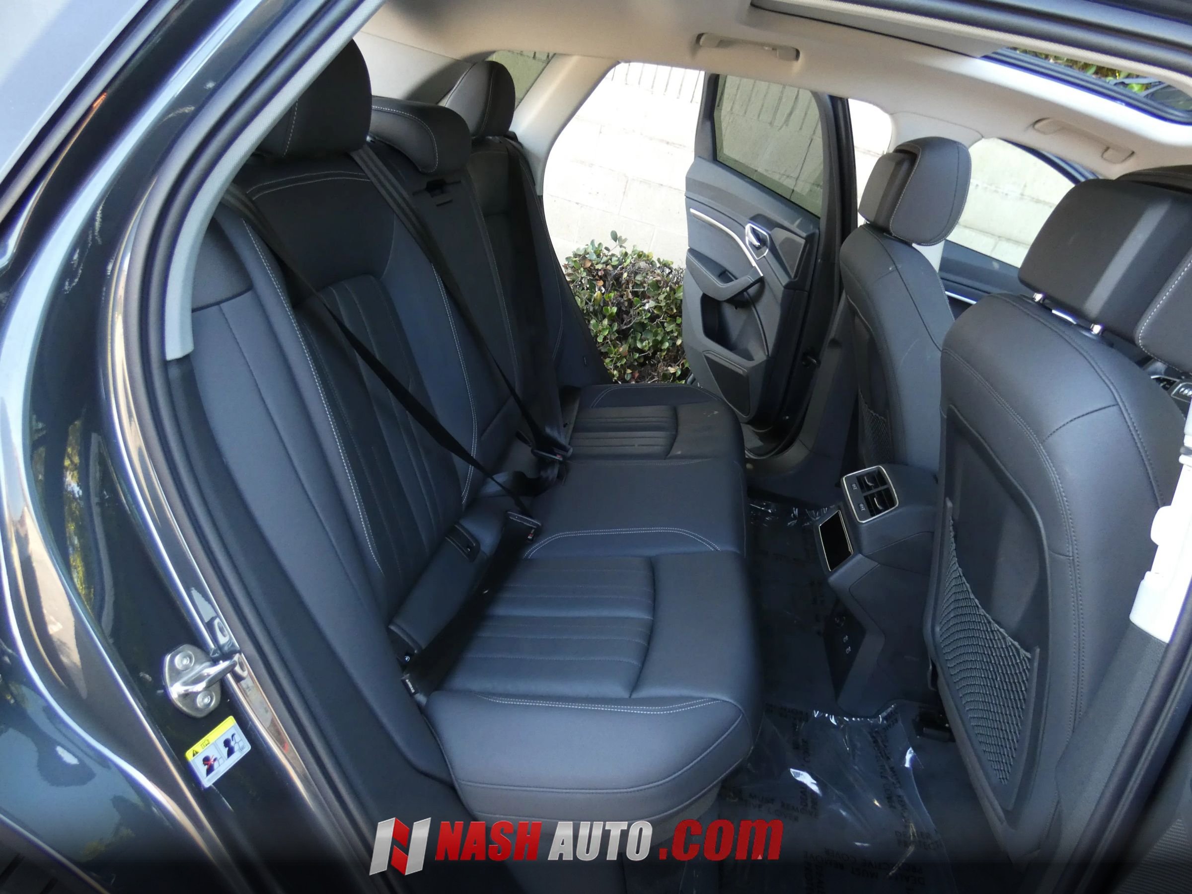 Used 2021 Audi e-tron Premium w/ Convenience Plus Package AWD/4WD image 36
