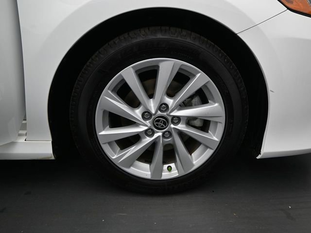 Used 2021 Toyota Camry LE image 18