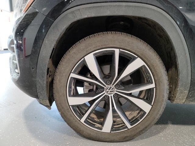 Used 2025 Volkswagen Atlas Cross Sport SEL Premium R-Line AWD/4WD image 11