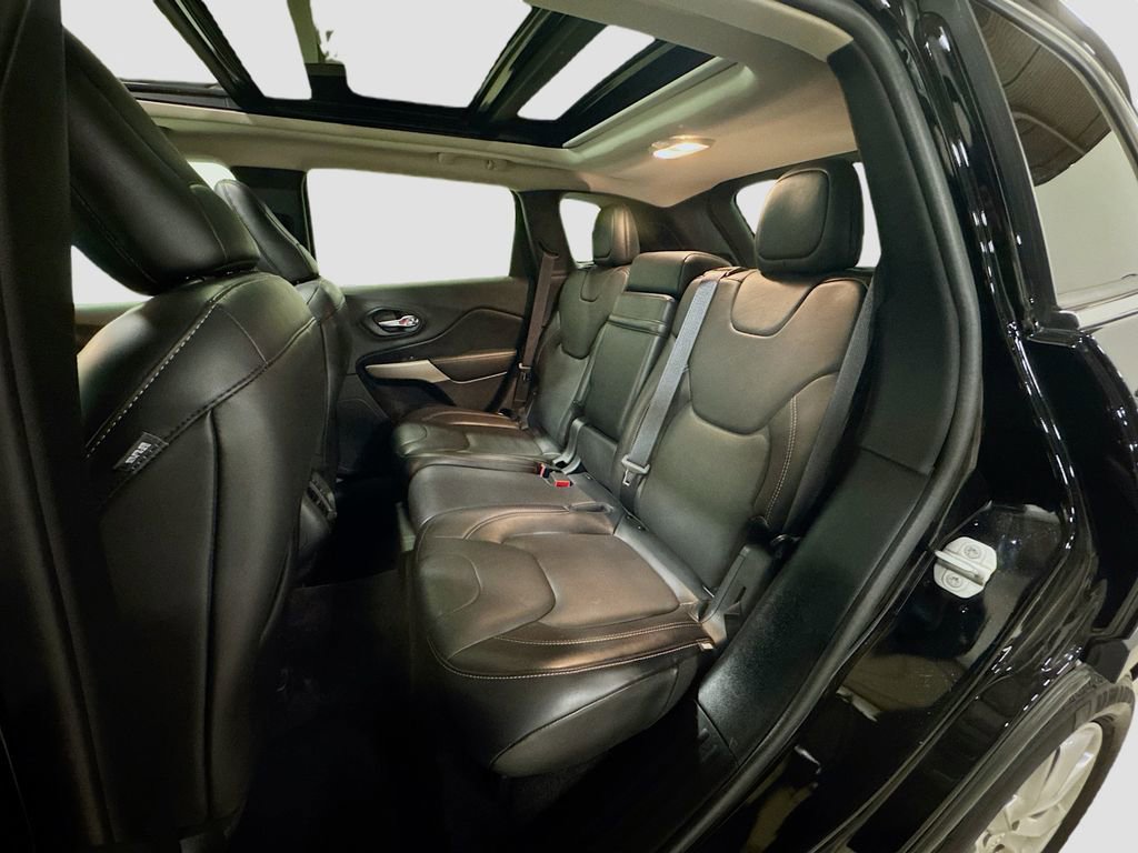 Used 2018 Jeep Cherokee Limited image 30