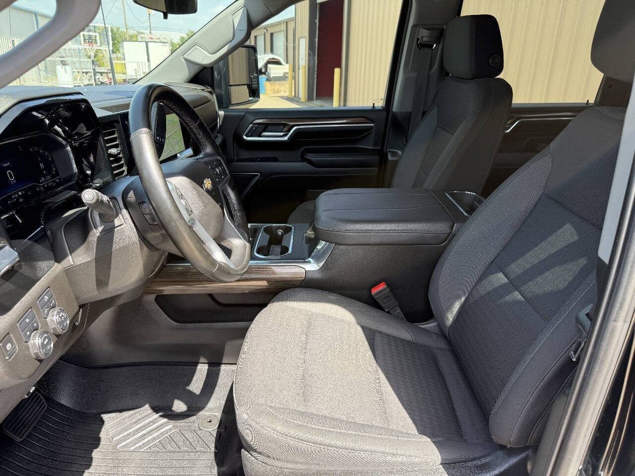 Used 2024 Chevrolet Silverado 2500 LT AWD/4WD image 13
