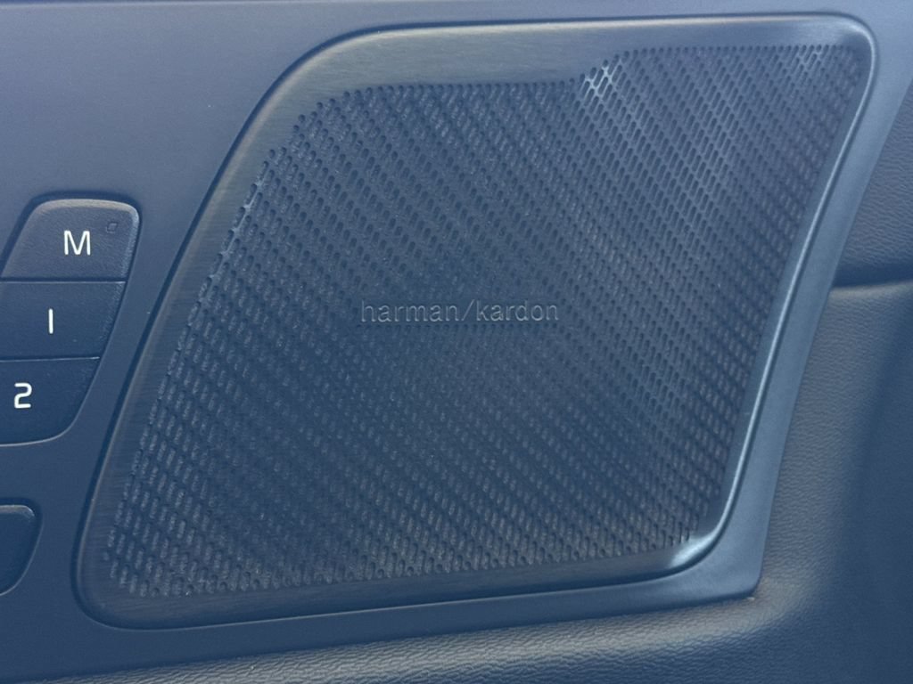 Certified 2023 Volvo XC60 B5 Ultimate AWD/4WD image 29