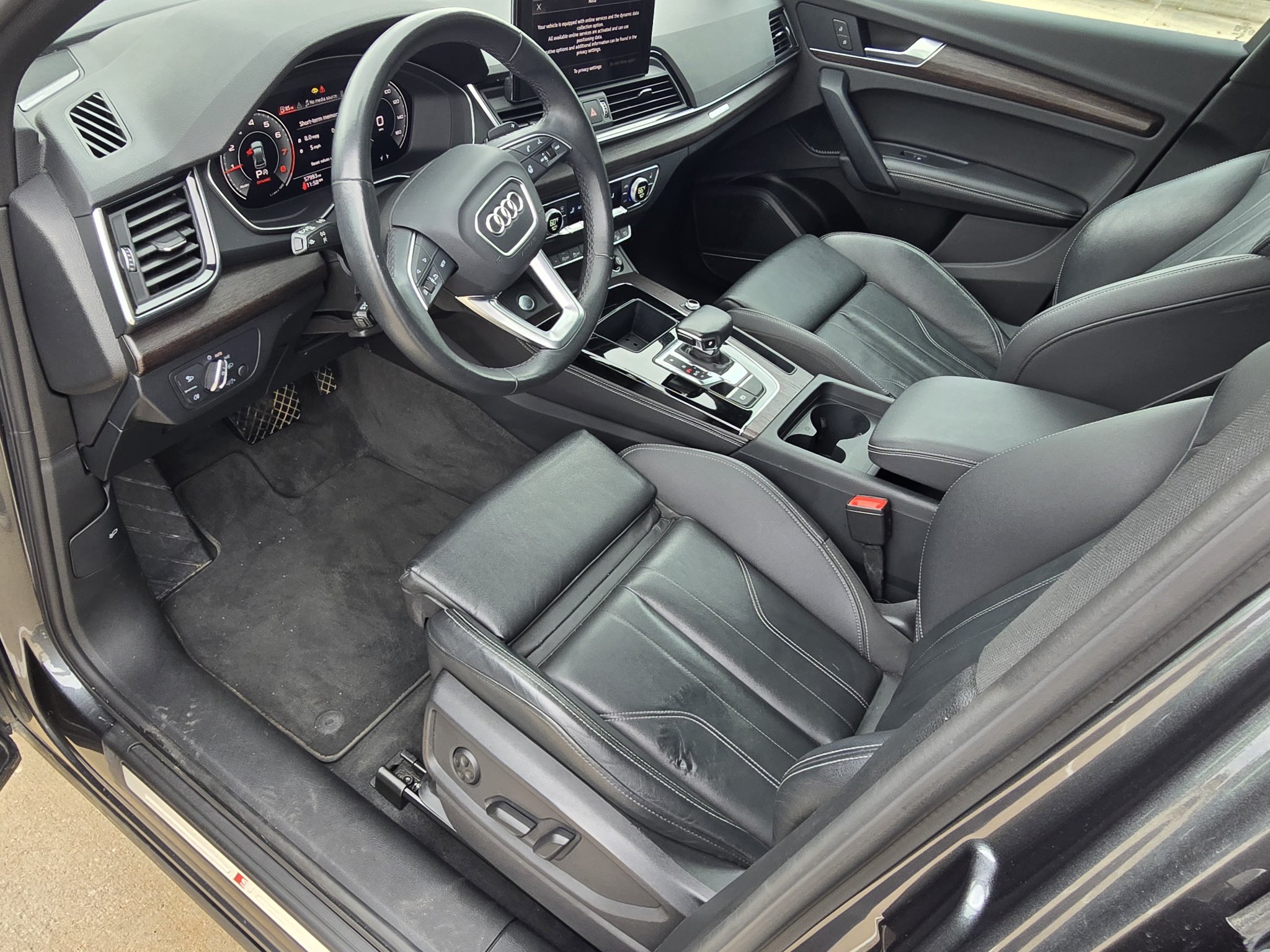 Used 2023 Audi Q5 2.0T Premium Plus w/ Premium Plus Package AWD/4WD image 25