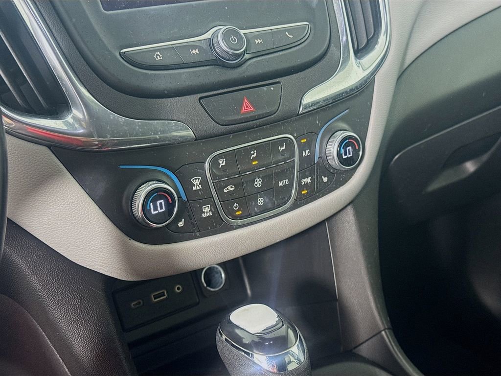 Used 2020 Chevrolet Equinox LT FWD image 16