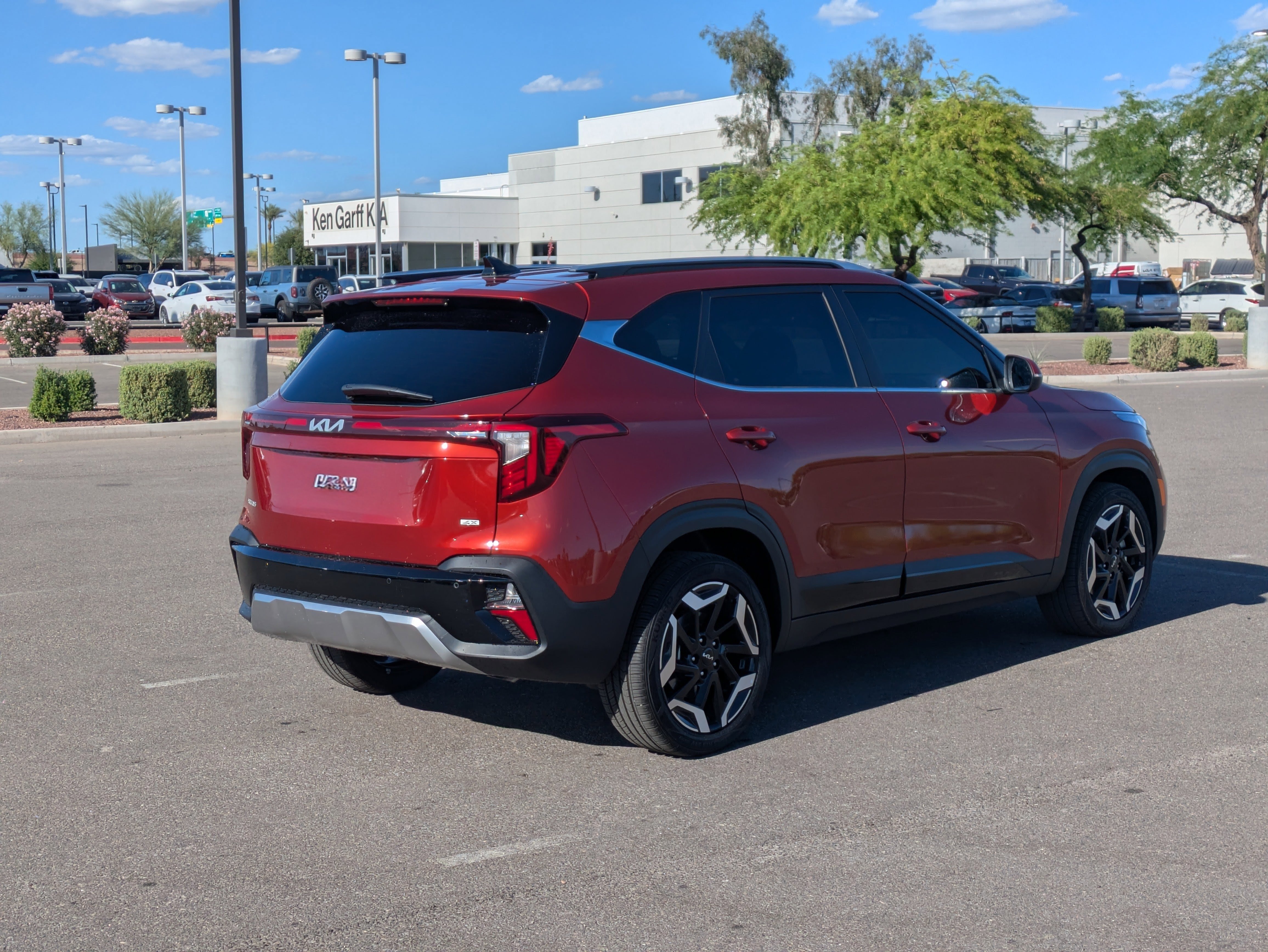 Certified 2026 Kia Seltos SX w/ SX Sunroof Package image 5