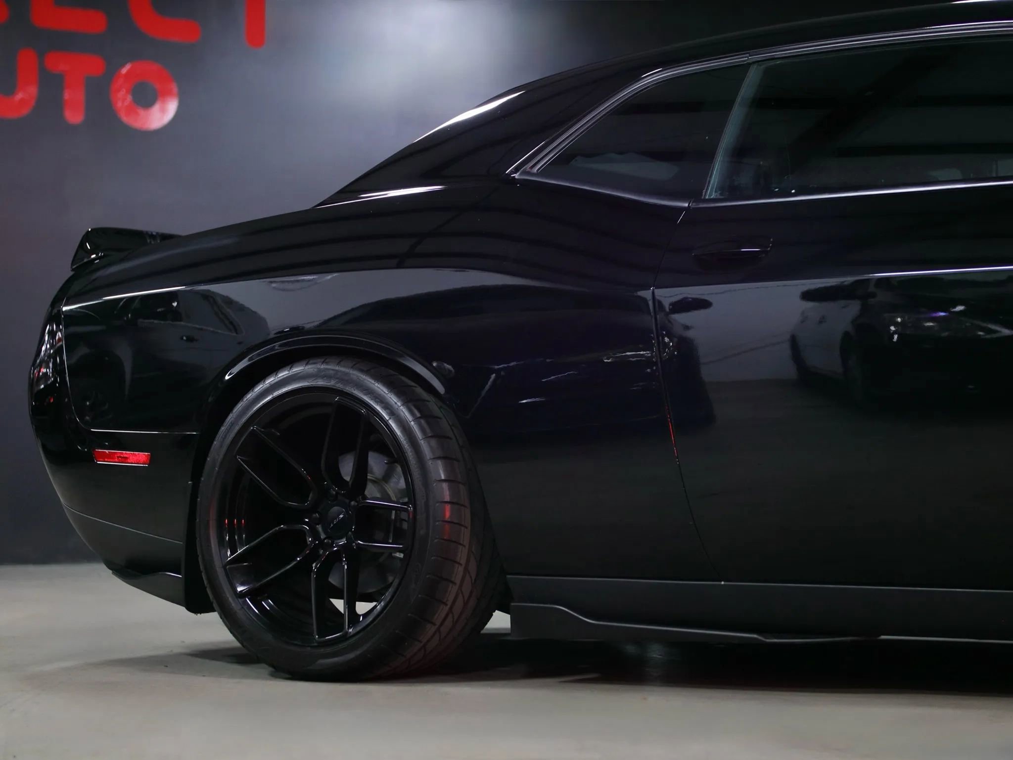 Used 2016 Dodge Challenger R/T image 13