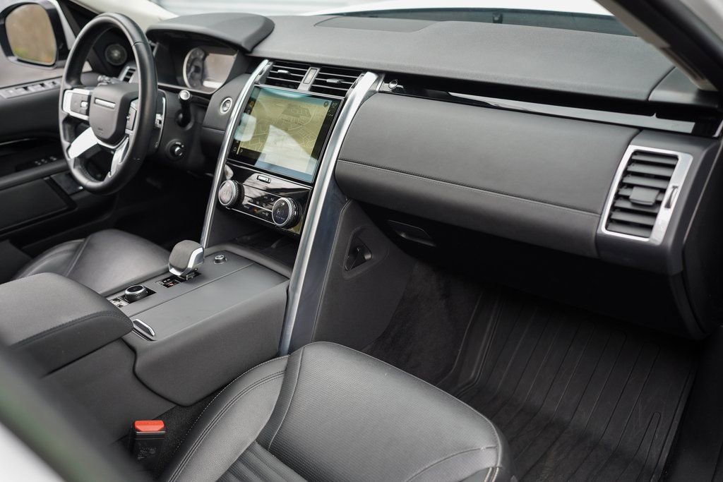 Used 2023 Land Rover Discovery S image 21