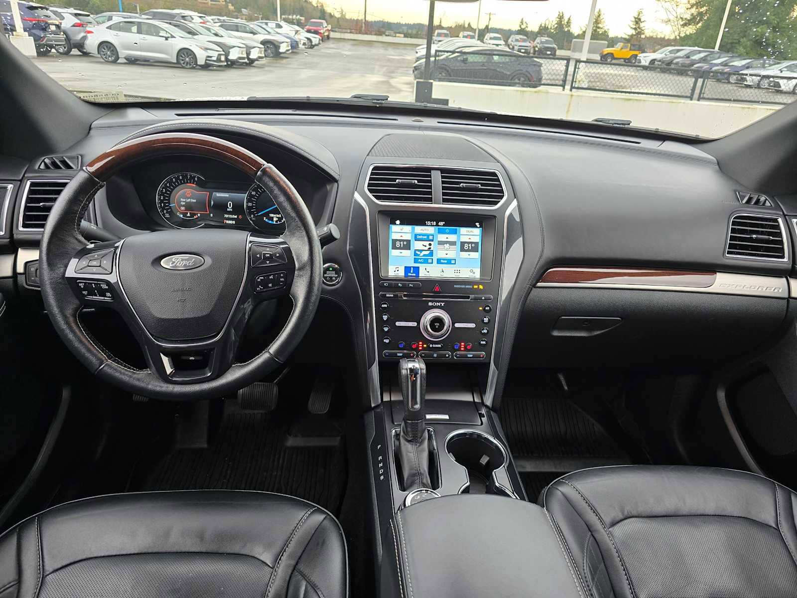 Used 2018 Ford Explorer Platinum image 19