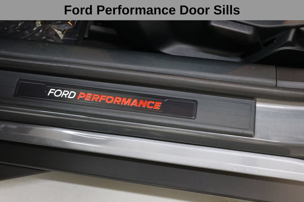 Used 2022 Ford Mustang Shelby GT500 w/ Carbon Fiber Track Pack RWD image 36
