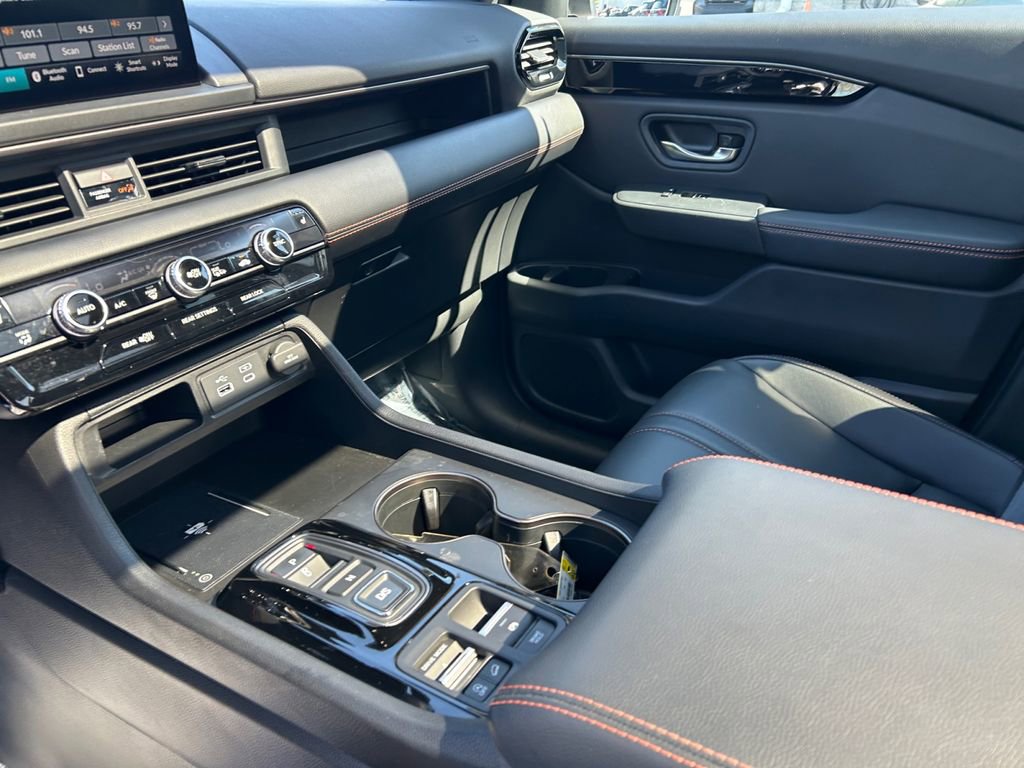 Used 2023 Honda Pilot TrailSport image 11