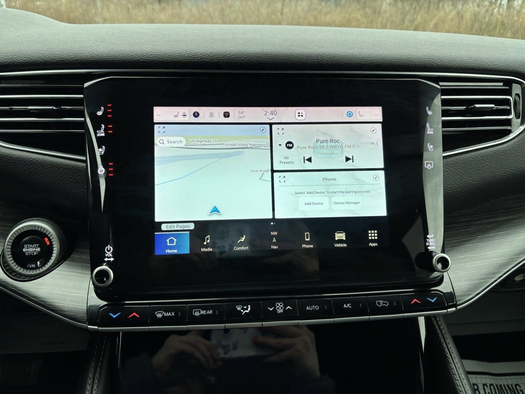 Used 2024 Jeep Wagoneer L Series II w/ Flexible Seating Group image 12