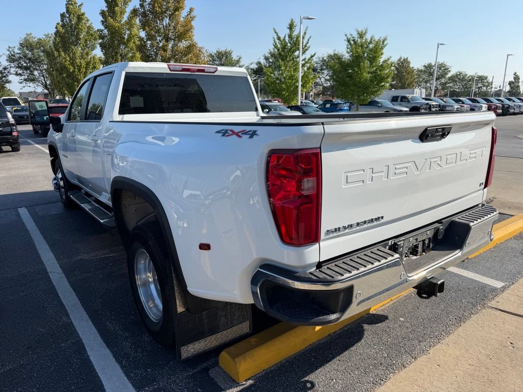 Used 2025 Chevrolet Silverado 3500 LT w/ Safety Package AWD/4WD image 4