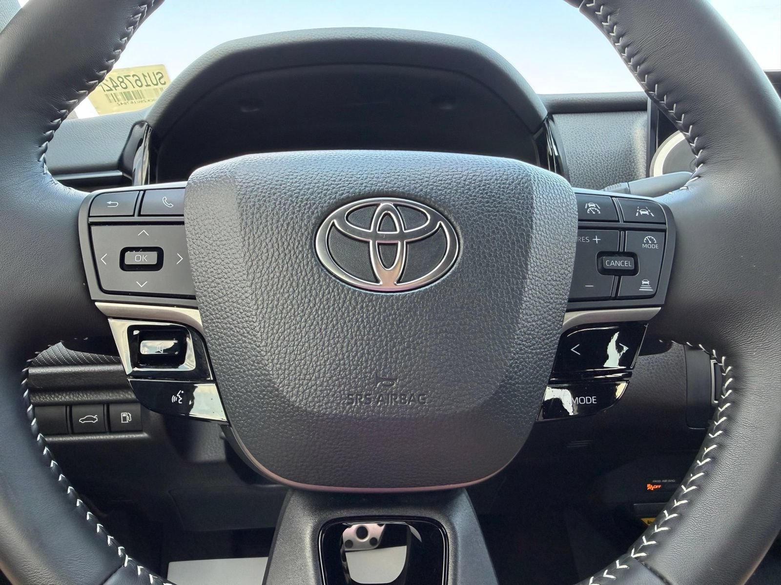 Used 2025 Toyota Camry SE FWD image 18