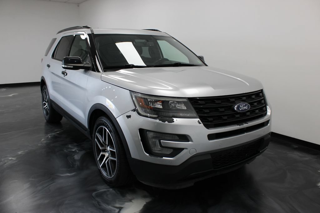 Used 2017 Ford Explorer Sport w/ Equipment Group 401A AWD/4WD image 30