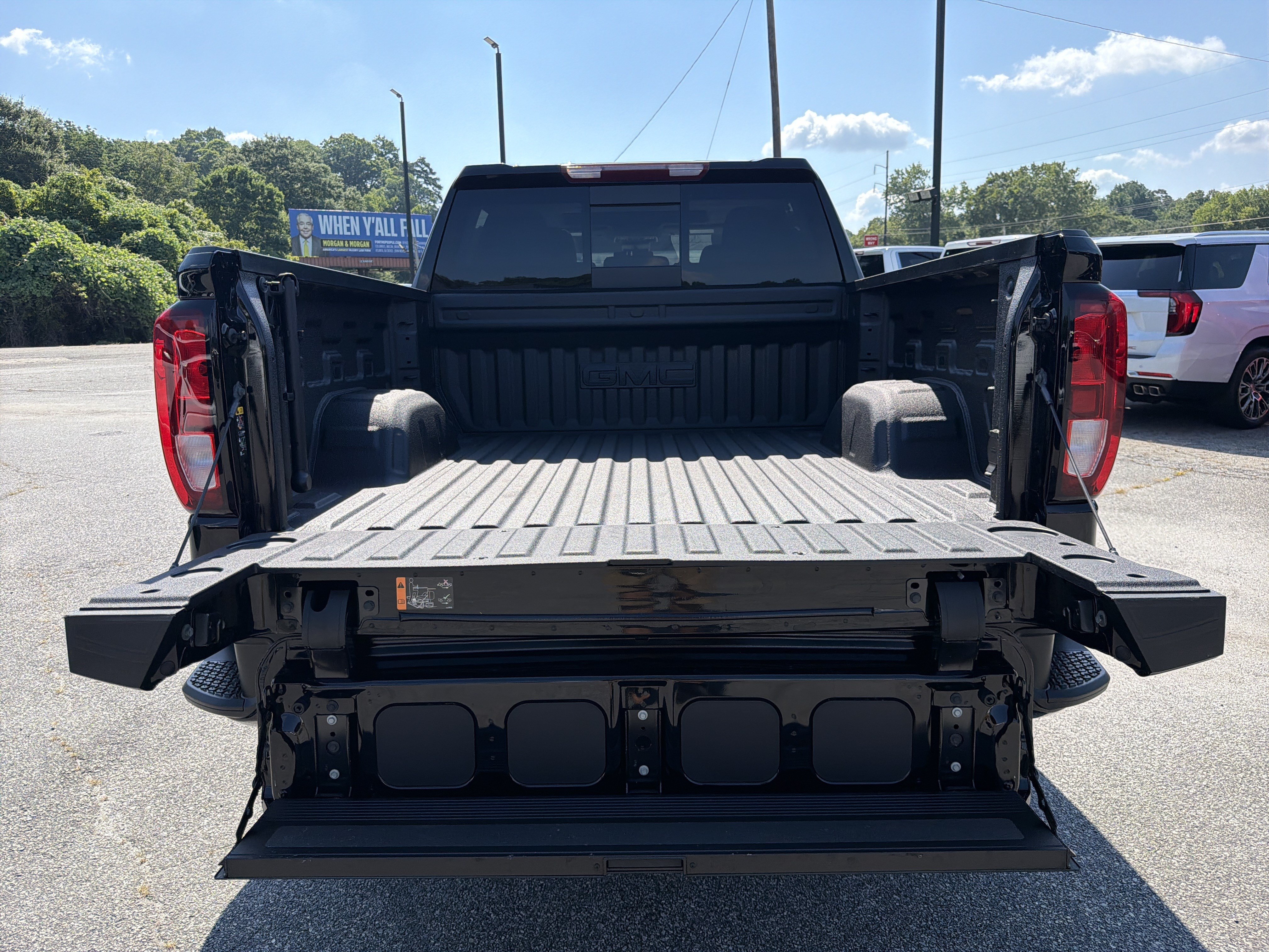Certified 2025 GMC Sierra 1500 Elevation w/ Elevation Premium Package AWD/4WD image 19