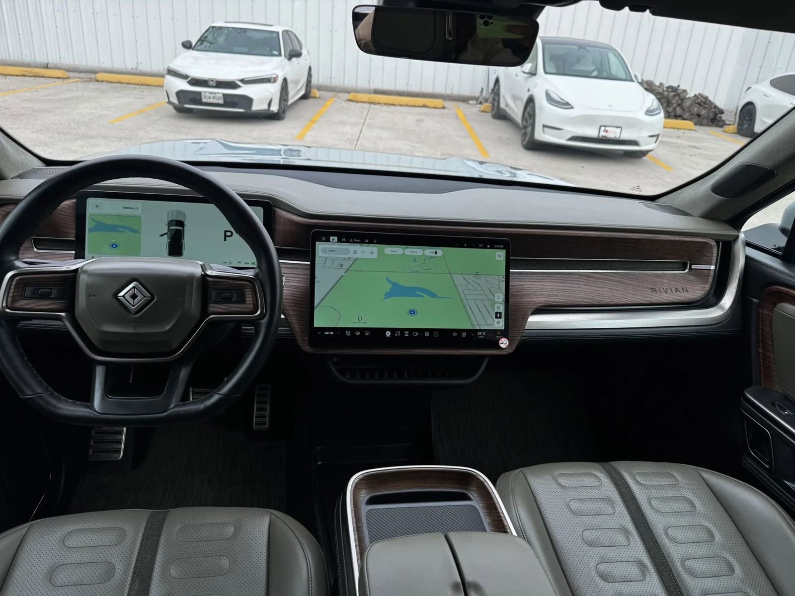 Used 2023 Rivian R1T Adventure image 3