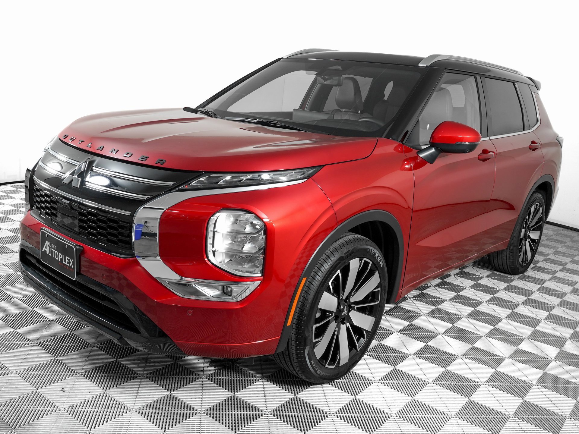 Used 2025 Mitsubishi Outlander SEL image 8