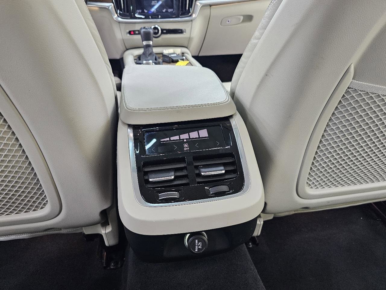 Used 2017 Volvo S90 T6 Inscription w/ Vision Package image 28