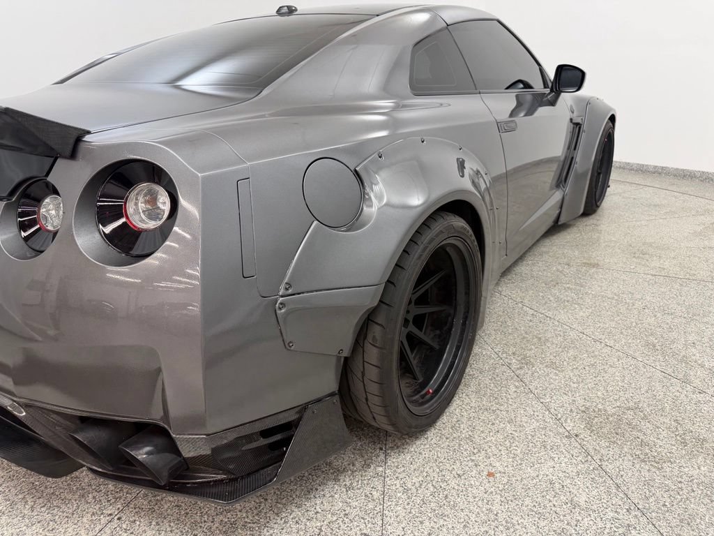 Used 2015 Nissan GT-R Black Edition AWD/4WD image 19