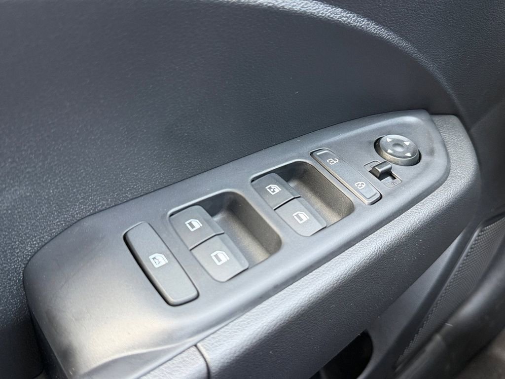 New 2026 Hyundai Venue SEL FWD image 18