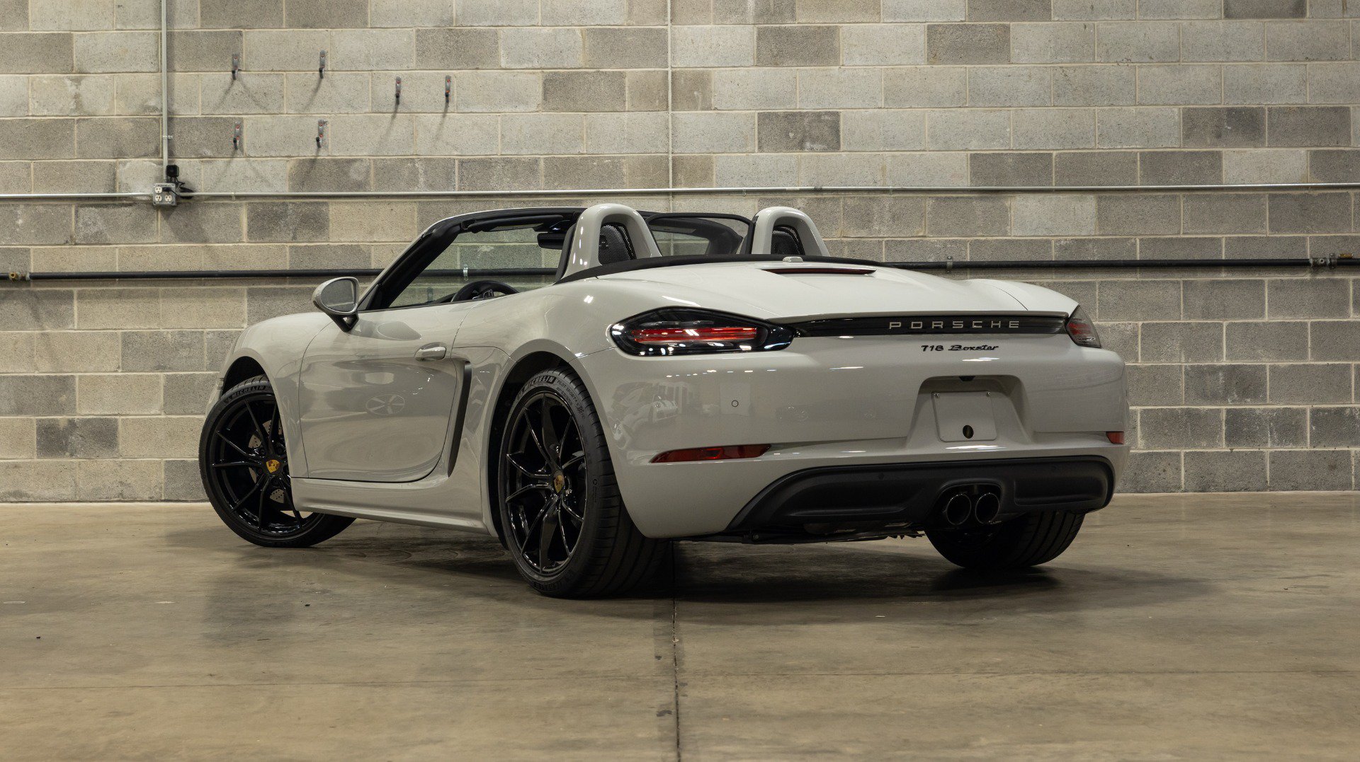 Used 2021 Porsche 718 Boxster RWD image 7