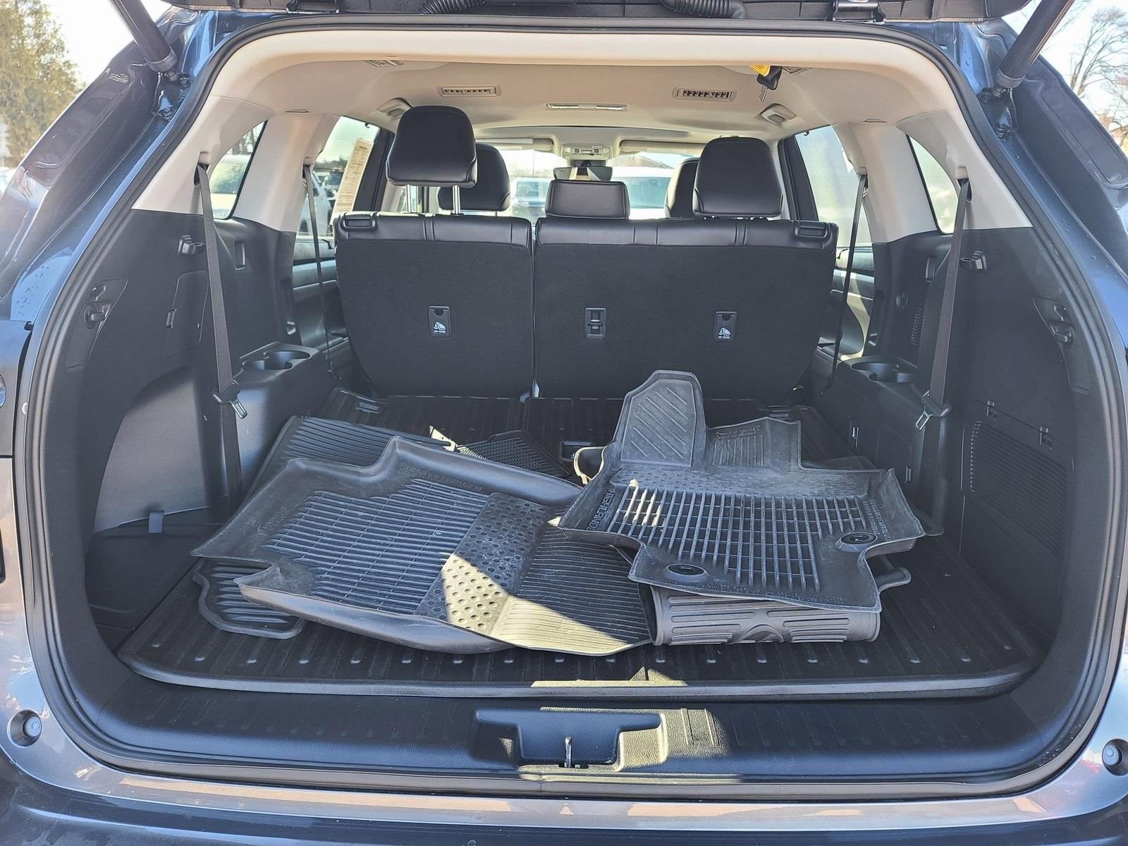 Used 2023 Toyota Highlander XLE image 33