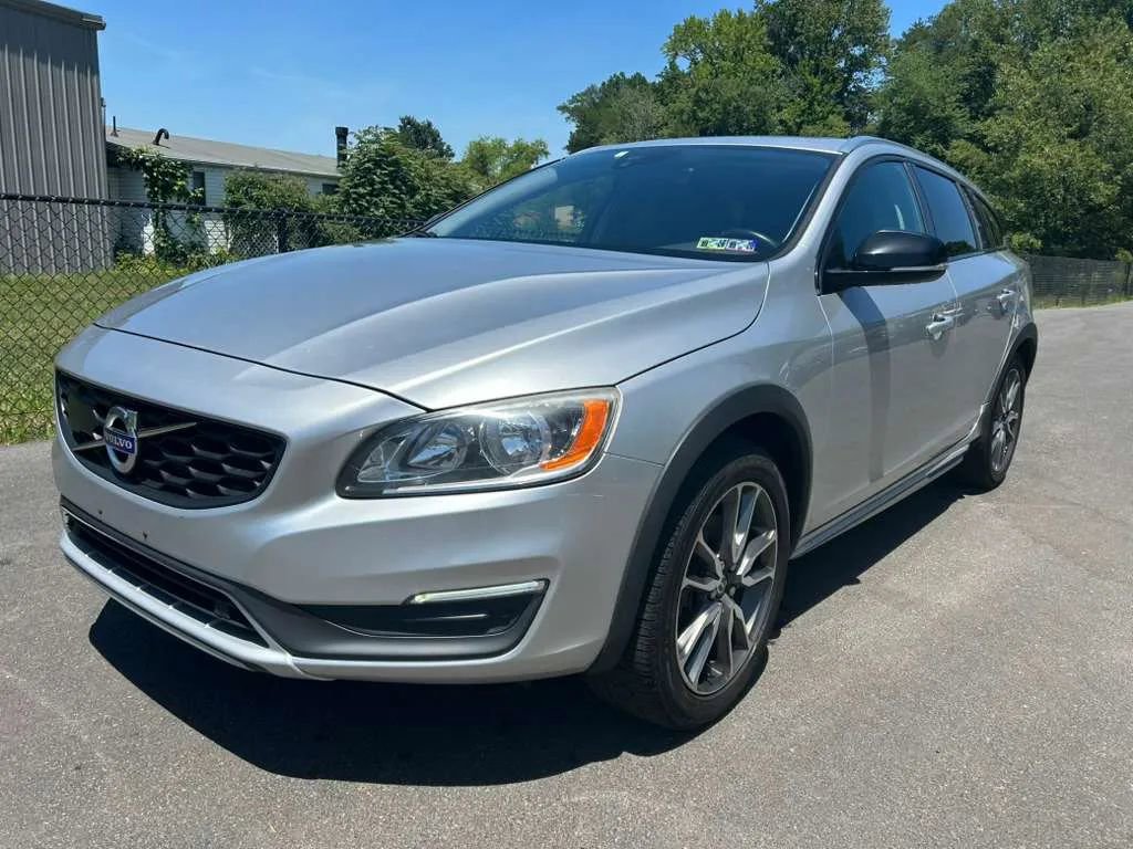 Used 2016 Volvo V60 T5 Cross Country AWD/4WD image 8