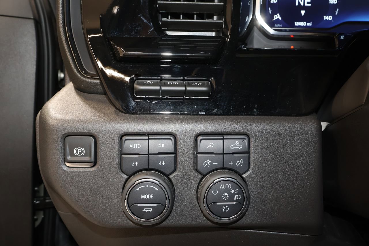 Used 2025 Chevrolet Silverado 1500 ZR2 w/ Technology Package image 10