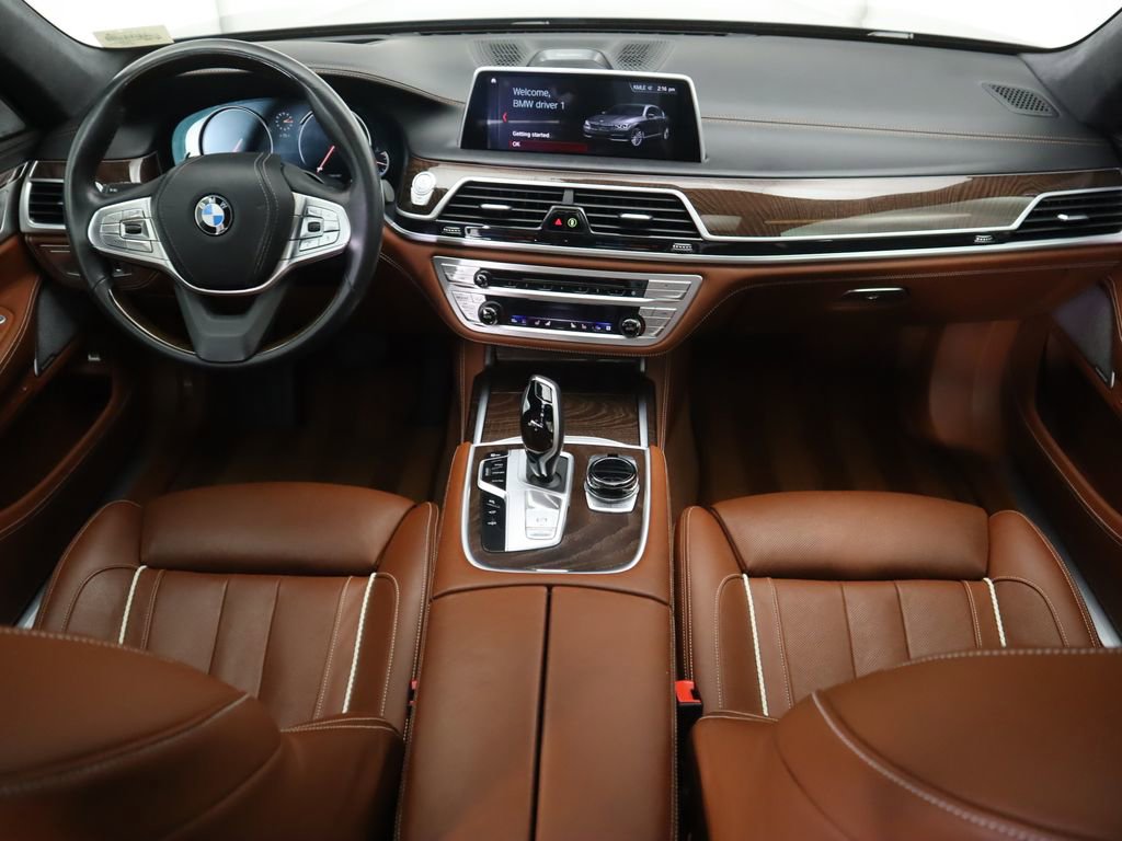 Used 2019 BMW 750i w/ Executive Package image 13