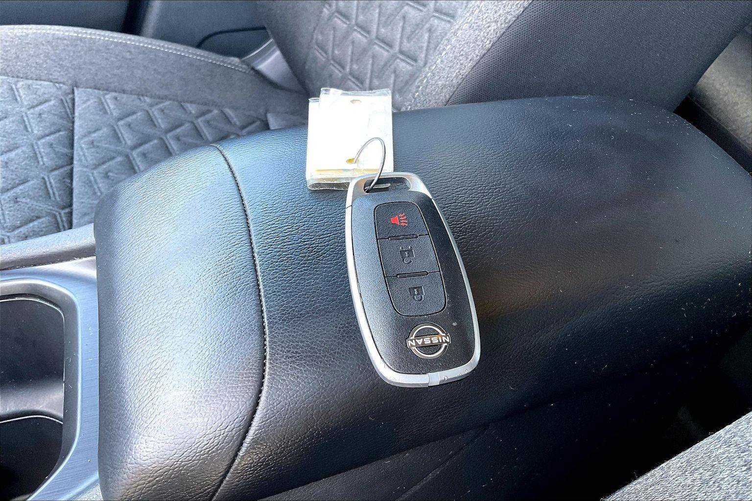 Certified 2025 Nissan Kicks SV FWD image 12