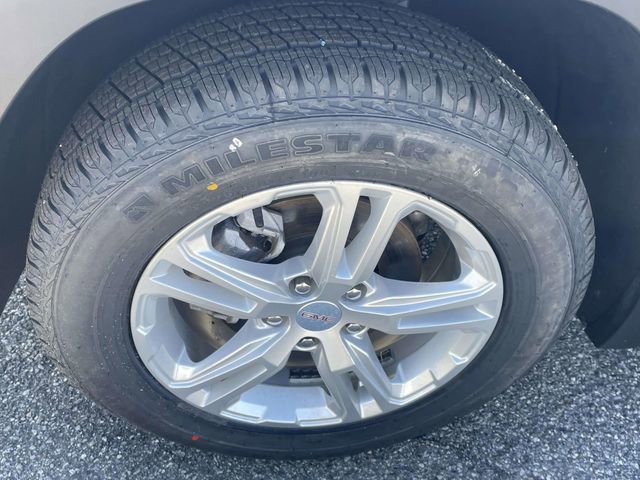 Used 2024 GMC Terrain SLE w/ Driver Convenience Package AWD/4WD image 12
