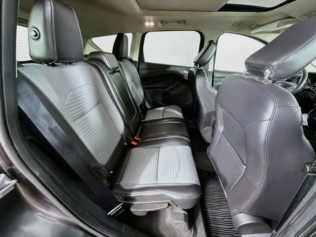 Used 2019 Ford Escape Titanium AWD/4WD image 27