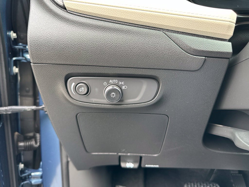 Used 2024 Buick Encore GX Sport Touring FWD image 14