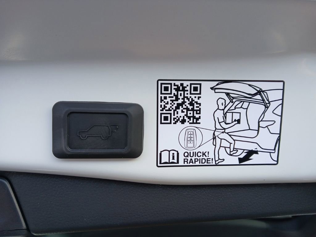 New 2025 Toyota RAV4 Limited image 11