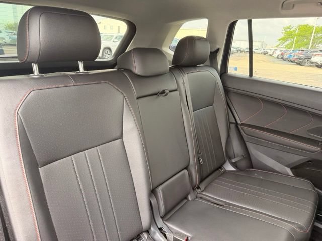 Certified 2024 Volkswagen Tiguan Wolfsburg Edition AWD/4WD image 17