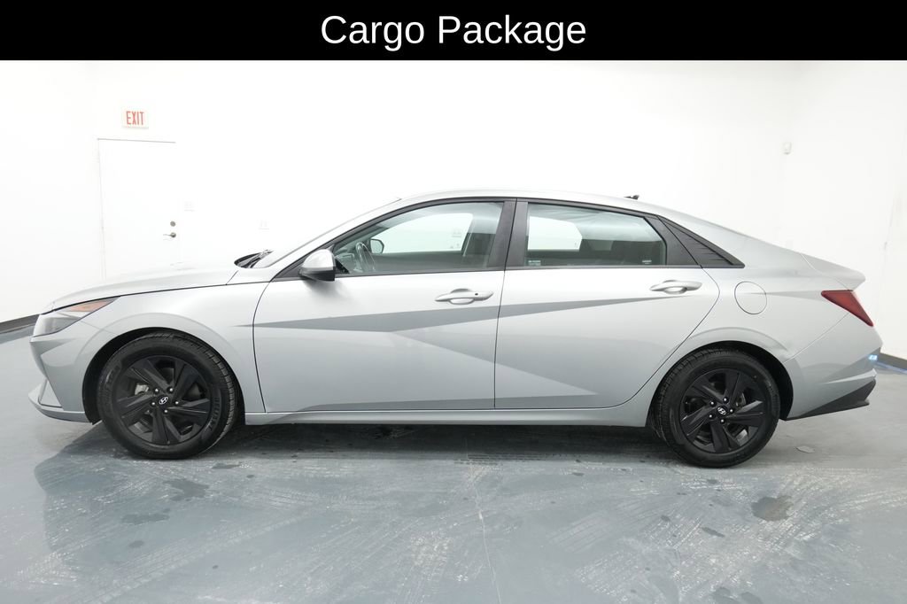 Used 2021 Hyundai Elantra SEL w/ Convenience Package image 4