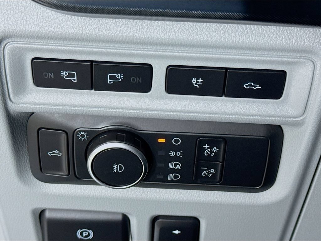 Used 2021 Ford F150 Limited AWD/4WD image 15