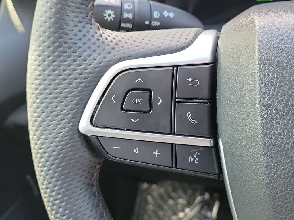 Used 2025 Toyota Sienna Platinum AWD/4WD image 9