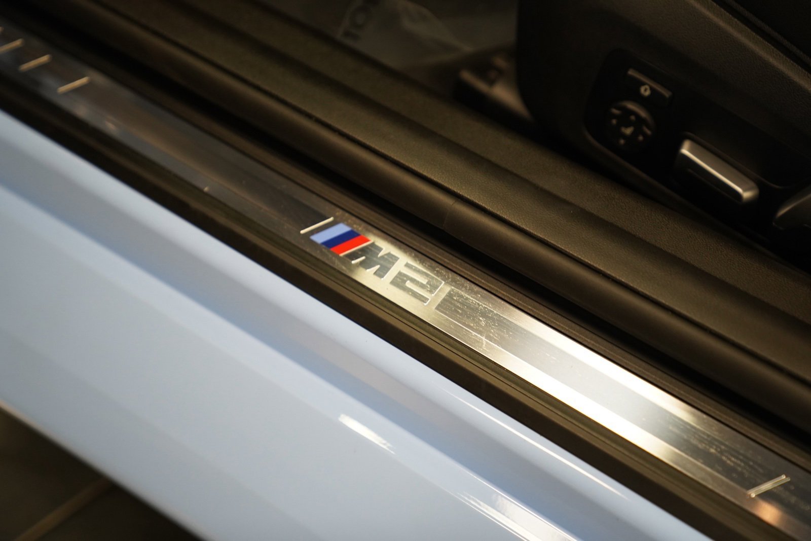 Used 2024 BMW M2 w/ Lighting Package image 23