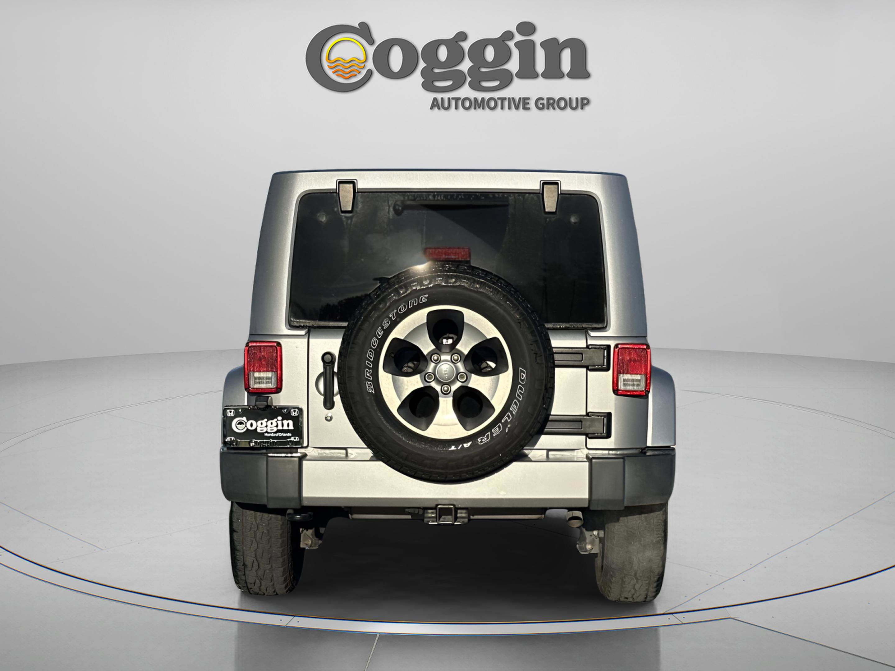 Used 2017 Jeep Wrangler Unlimited Sahara w/ Max Tow Package image 5