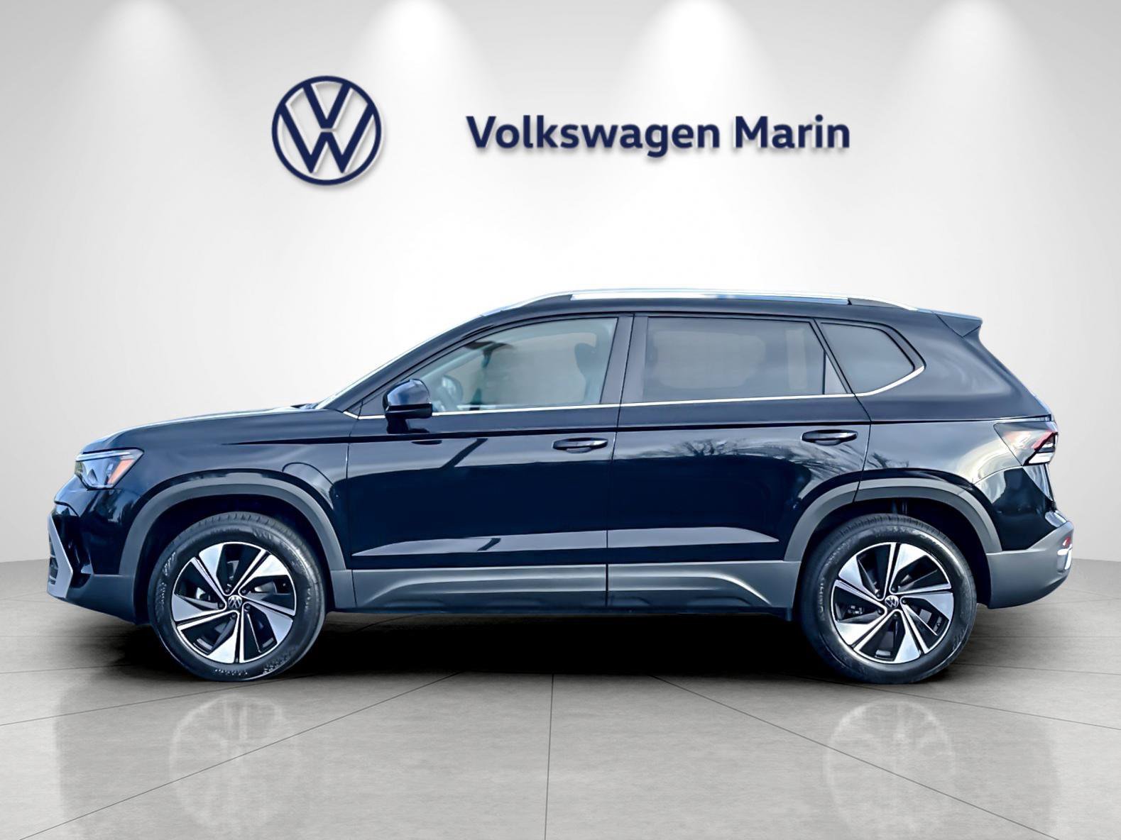 New 2026 Volkswagen Taos SE AWD/4WD image 2