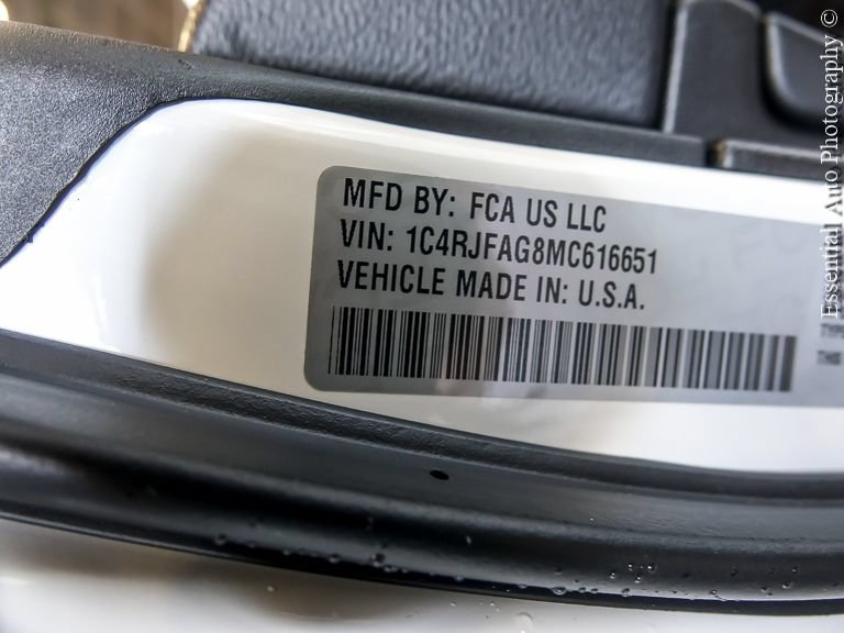 Used 2021 Jeep Grand Cherokee Laredo X AWD/4WD image 30