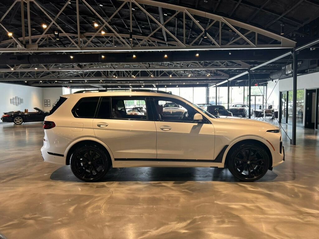 Used 2023 BMW X7 xDrive40i w/ M Sport Package AWD/4WD image 6