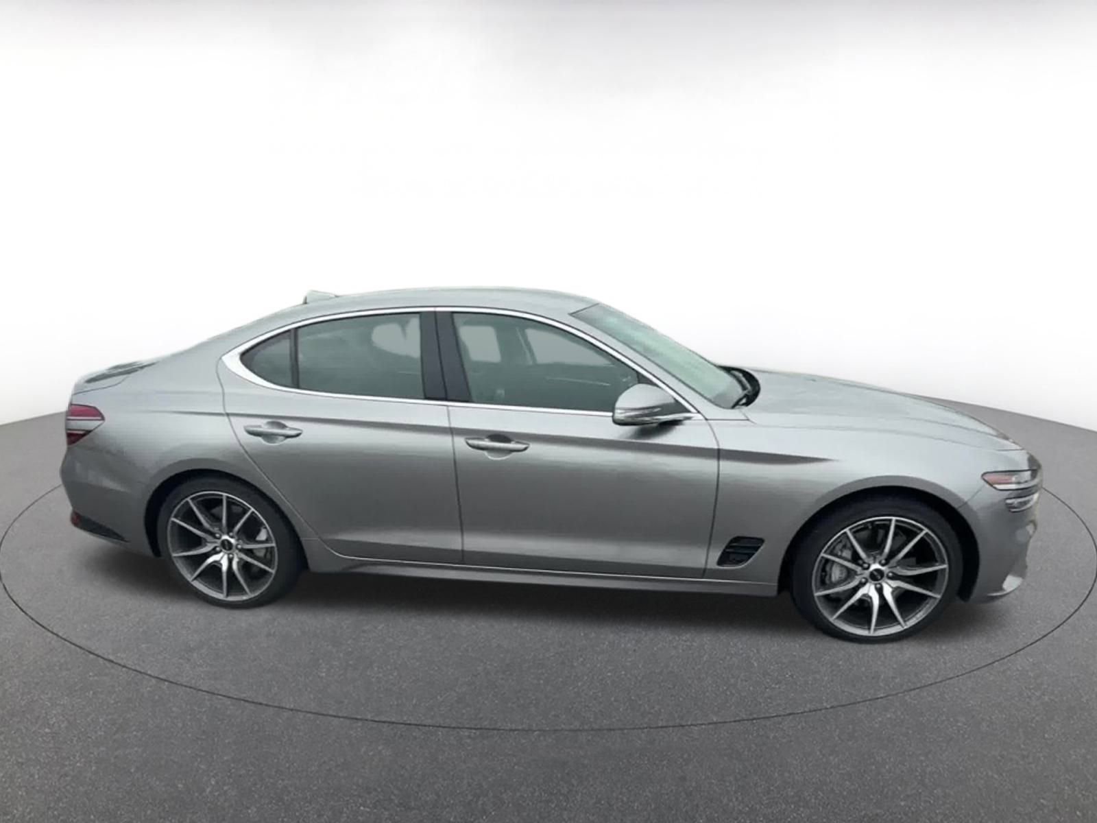 Used 2025 Genesis G70 2.5T image 16